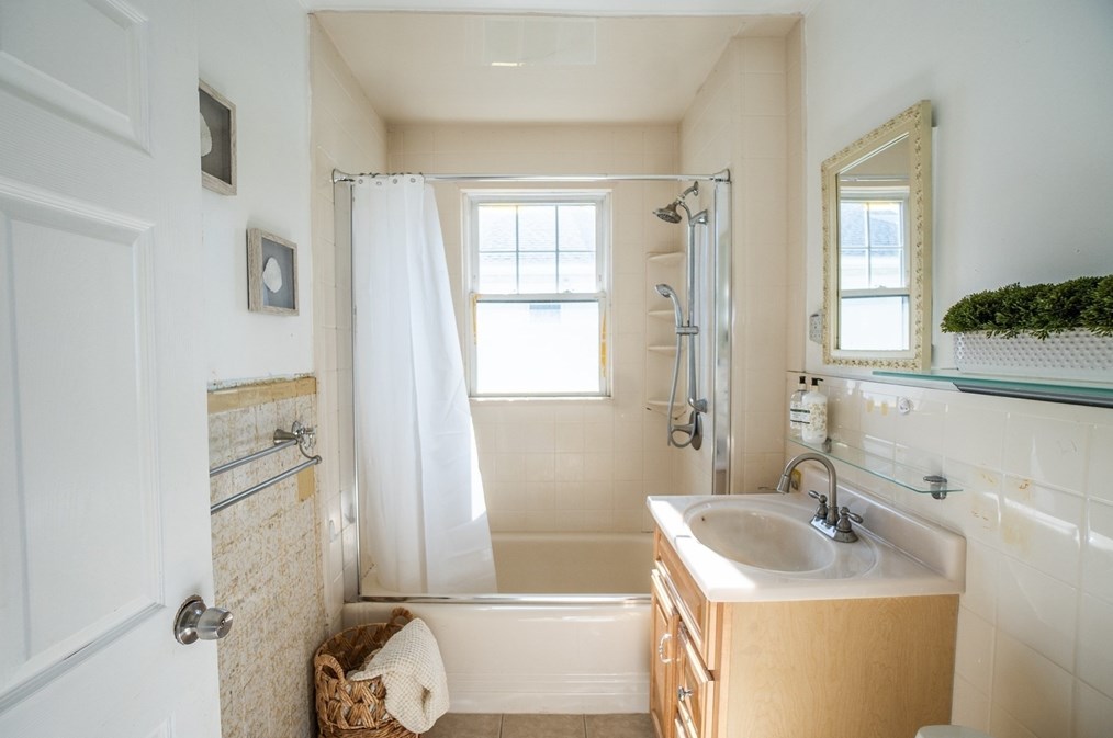 338 Sea St, Quincy MA 02169-2532 exterior