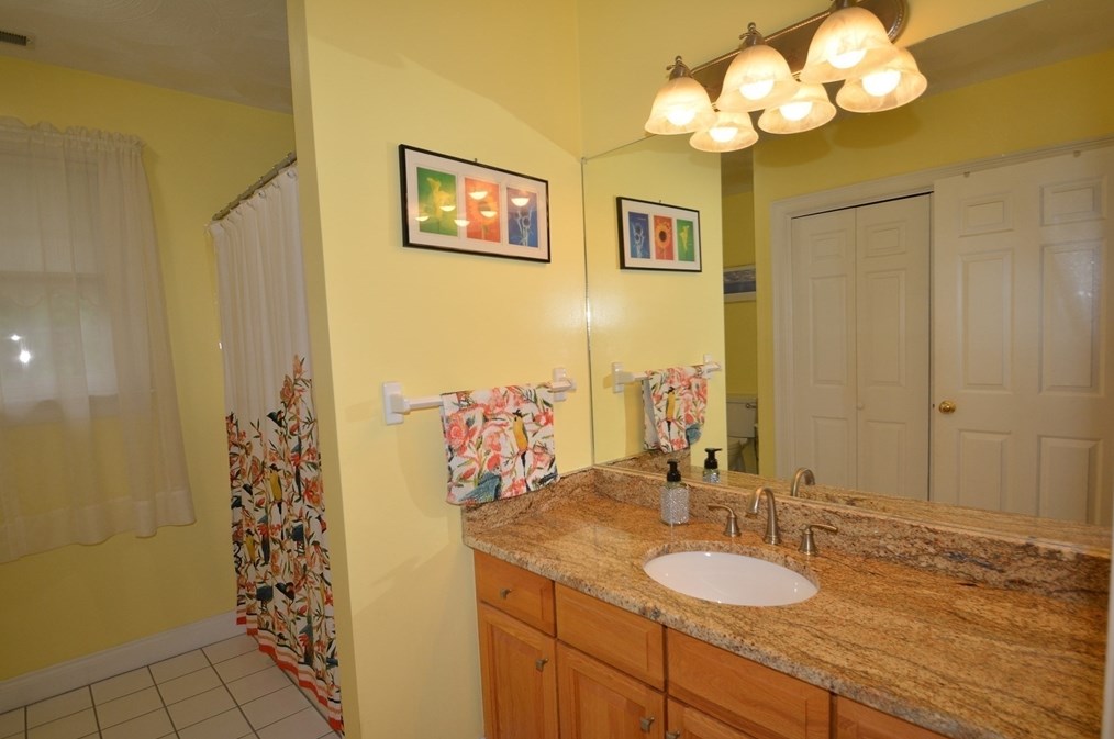 141 Eastgate Rd, Tewksbury MA 01876-1266 exterior