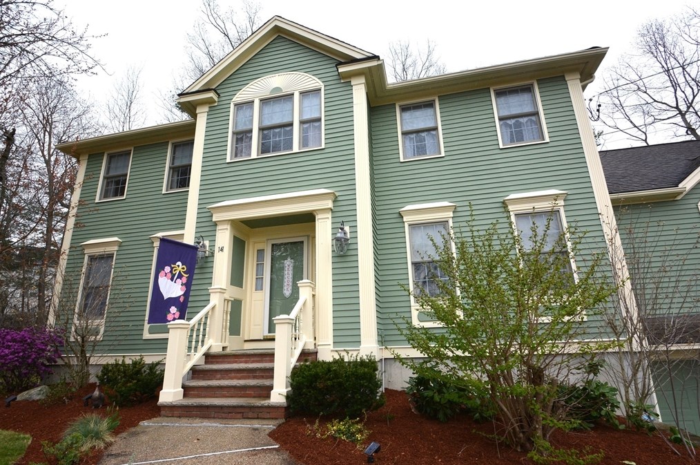 141 Eastgate Rd, Tewksbury MA 01876-1266 exterior