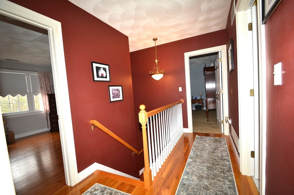 141 Eastgate Rd, Tewksbury MA 01876-1266 exterior