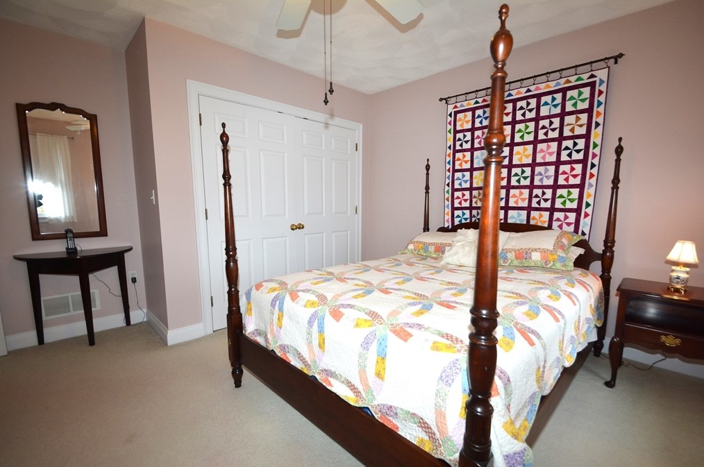 141 Eastgate Rd, Tewksbury MA 01876-1266 exterior