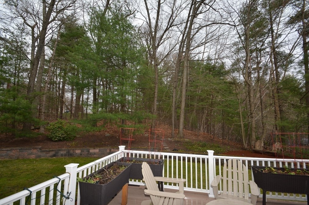 141 Eastgate Rd, Tewksbury MA 01876-1266 exterior