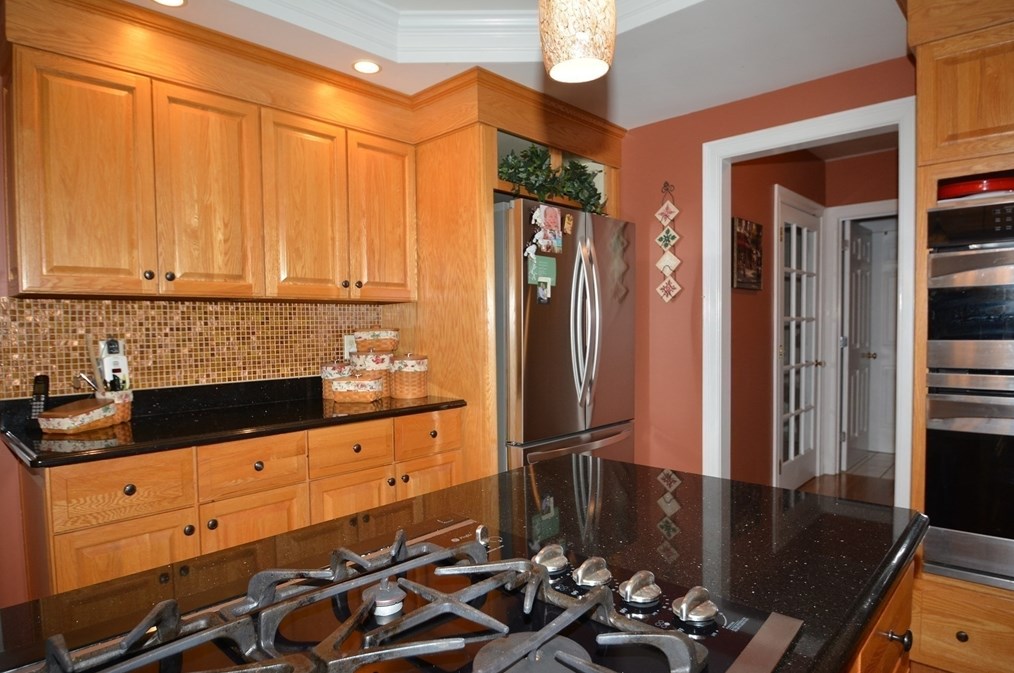 141 Eastgate Rd, Tewksbury MA 01876-1266 exterior