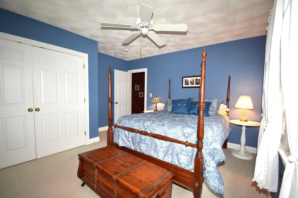 141 Eastgate Rd, Tewksbury MA 01876-1266 exterior