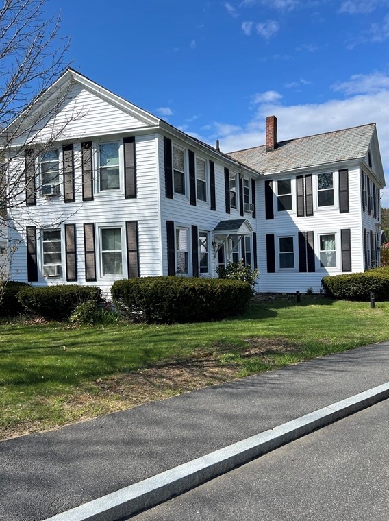 57 Charlton St, Sturbridge, MA 01566