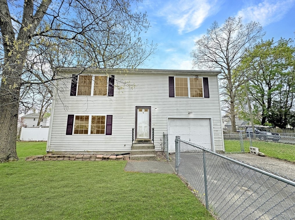 5 Olney Ave, Springfield MA  01109 exterior