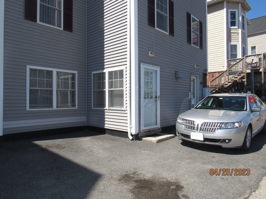 89 W Boylston St #1, Worcester, MA 01606