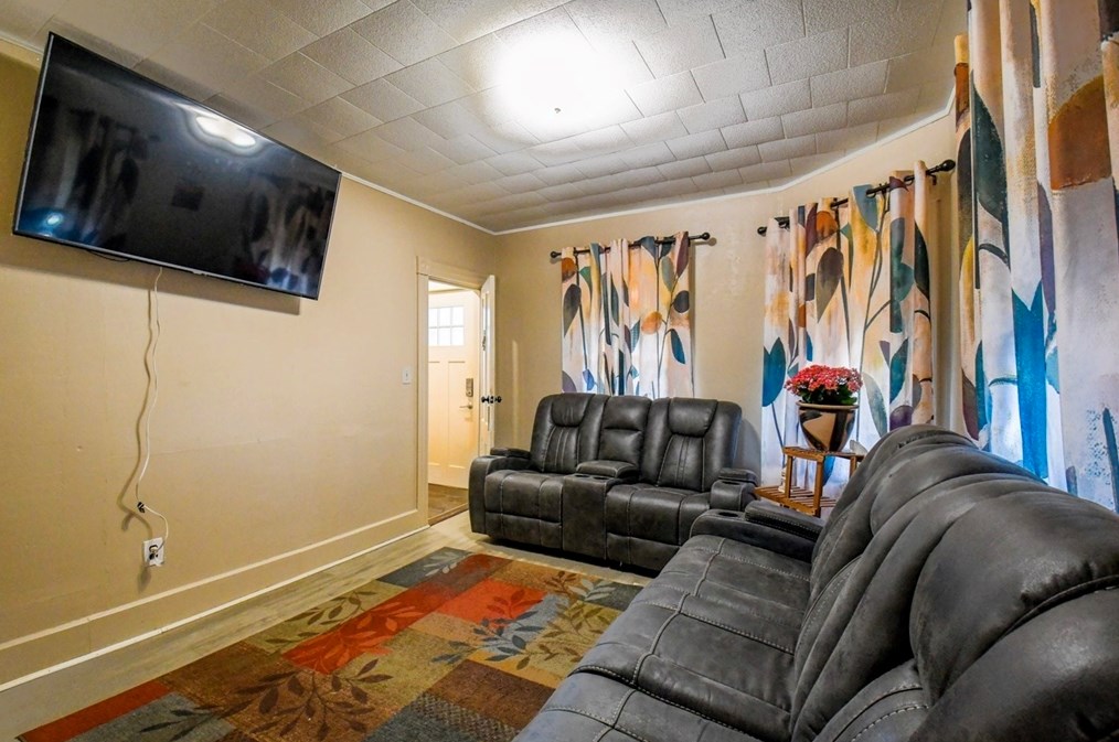 47 Mayland St, Fitchburg MA 01420-2820 exterior