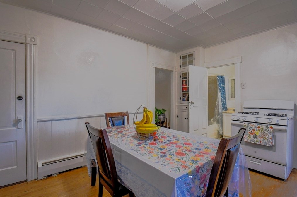 47 Mayland St, Fitchburg MA 01420-2820 exterior