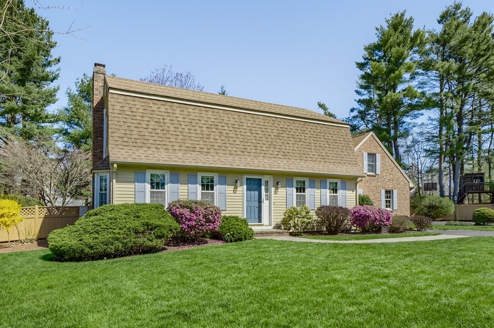 17 Thorny Lea Rd, Holden, MA 01520