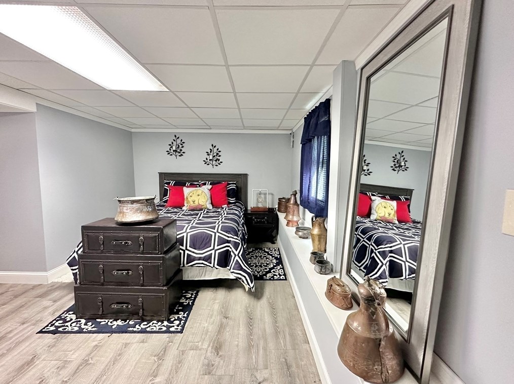 241 Broadway Rd, Dracut MA 01826-2746 exterior