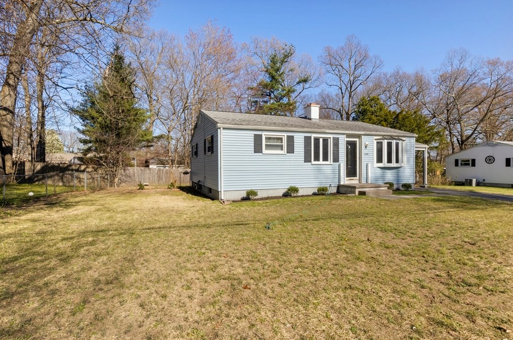 165 Sawmill Rd, Springfield MA  01118-1724 exterior