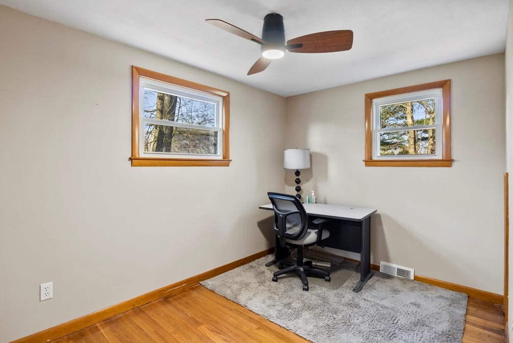 165 Sawmill Rd, Springfield MA  01118-1724 exterior