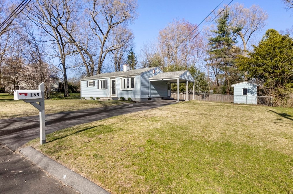 165 Sawmill Rd, Springfield MA  01118-1724 exterior