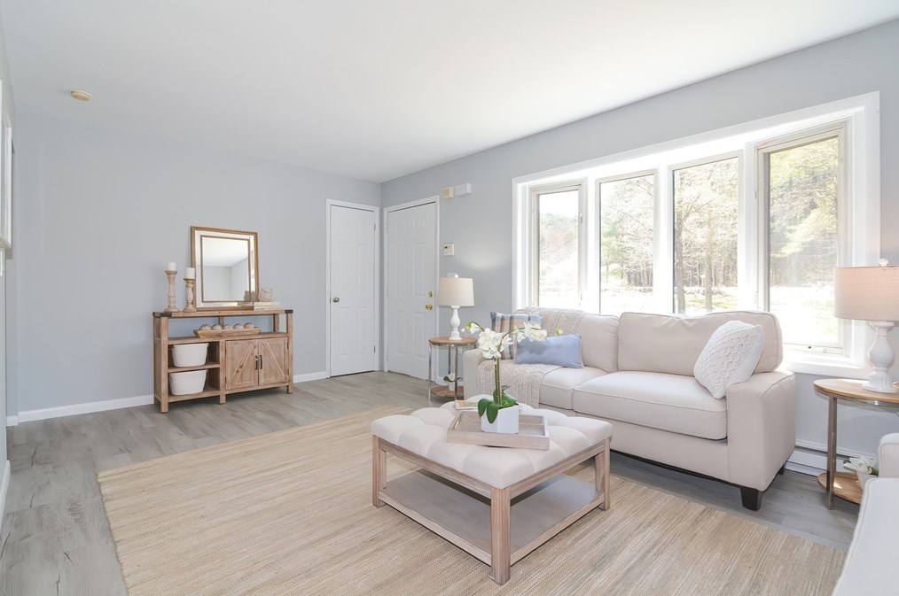 369 Thompson Rd, Webster MA  01570-1505 exterior