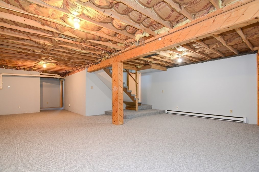 369 Thompson Rd, Webster MA  01570-1505 exterior