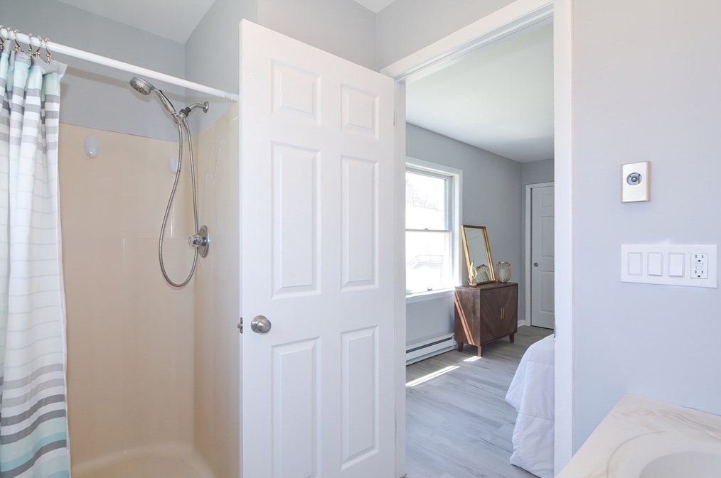 369 Thompson Rd, Webster MA  01570-1505 exterior