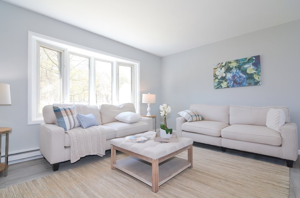 369 Thompson Rd, Webster MA  01570-1505 exterior