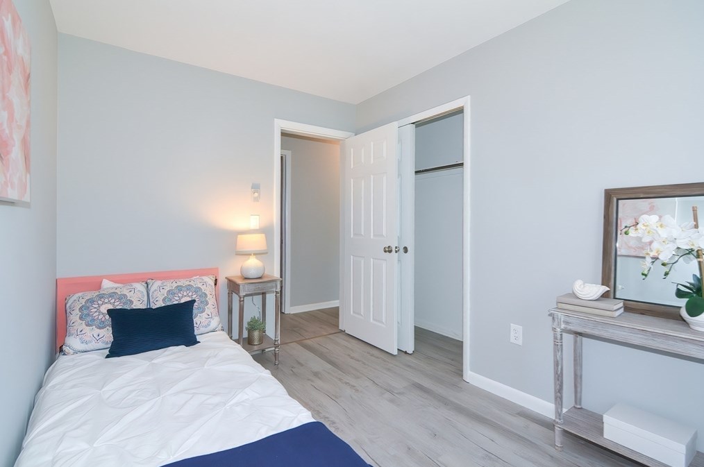 369 Thompson Rd, Webster MA  01570-1505 exterior