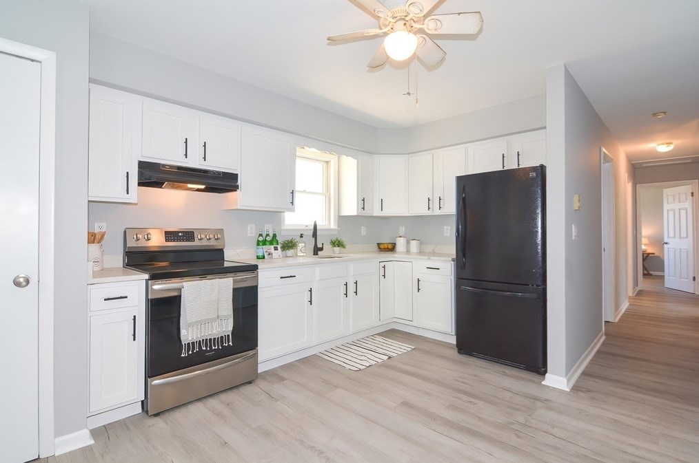 369 Thompson Rd, Webster MA  01570-1505 exterior