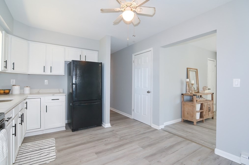 369 Thompson Rd, Webster MA  01570-1505 exterior