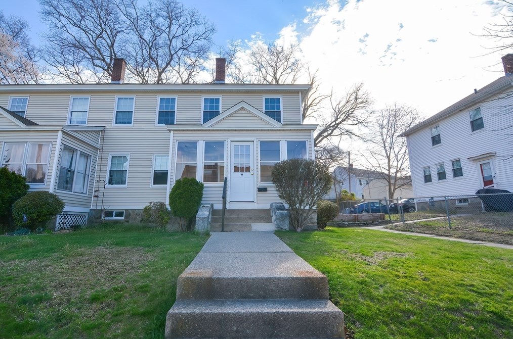 6 Woodland St, Whitinsville, MA 01588 exterior