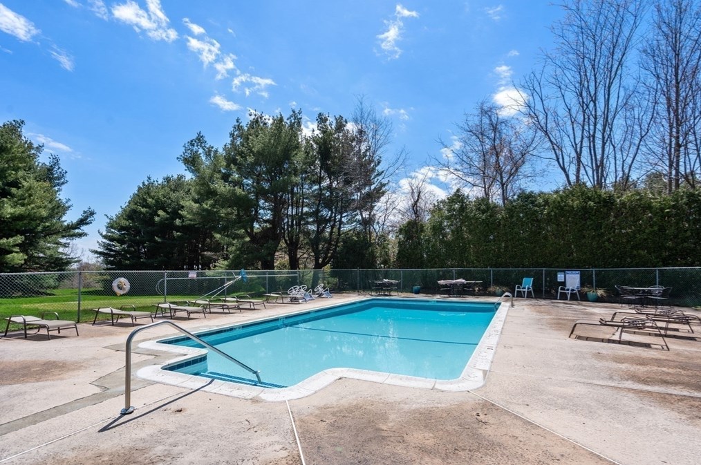 34 Country Club Ln, Milford MA  01757-2262 exterior