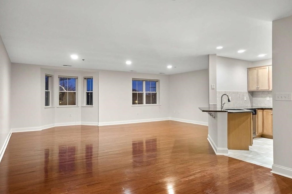 120 Wyllis Ave #424, Everett, MA 02149