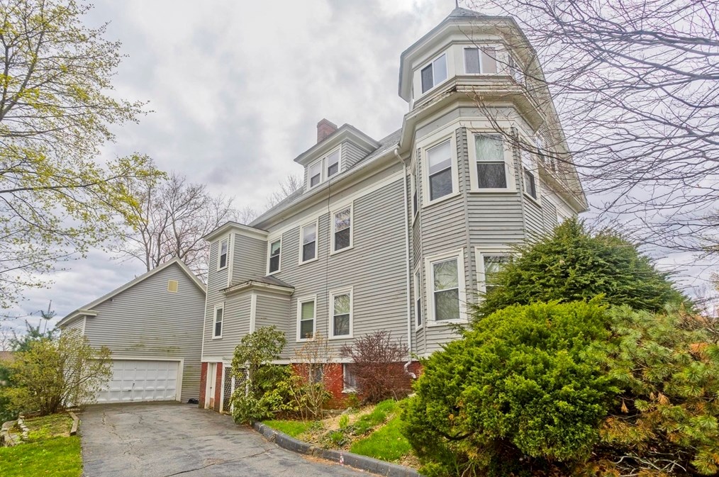 17 Barnard Rd, Worcester MA  01605-1311 exterior