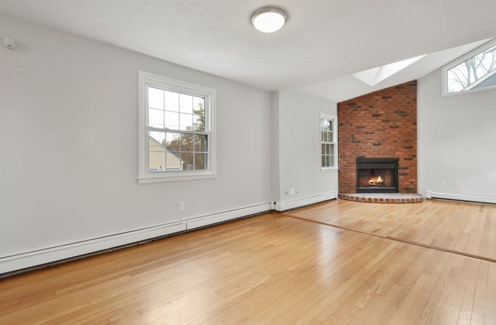 232 Howard St, Northborough MA  01532-1321 exterior