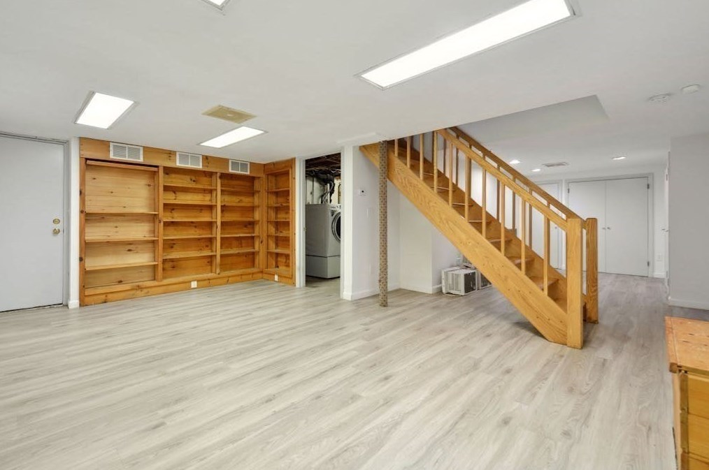 232 Howard St, Northborough MA  01532-1321 exterior