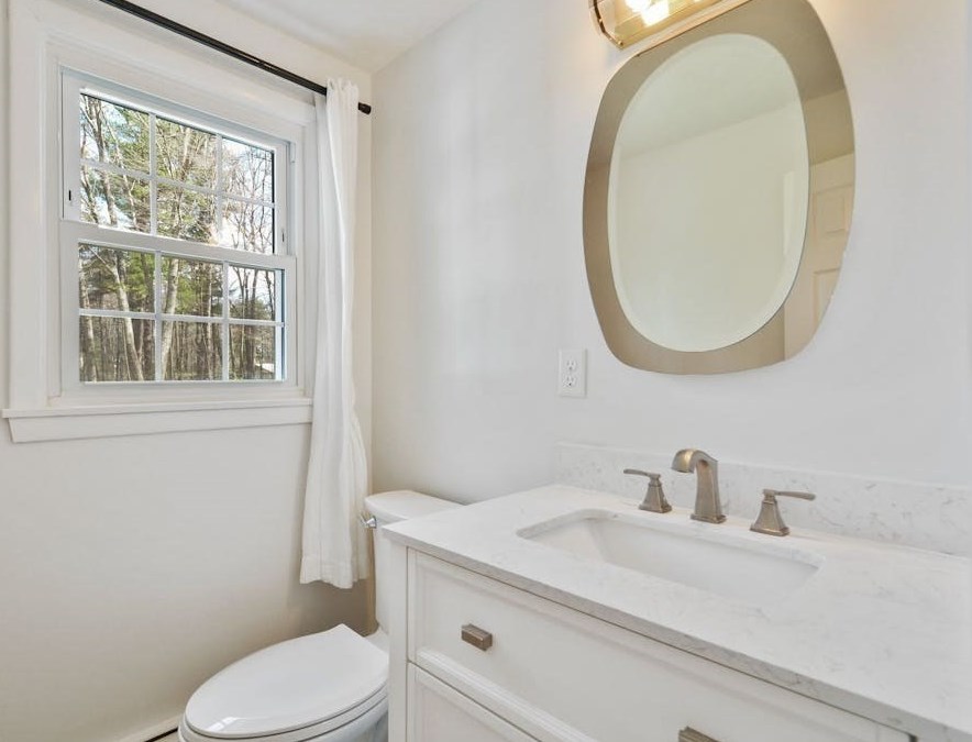 232 Howard St, Northborough MA  01532-1321 exterior