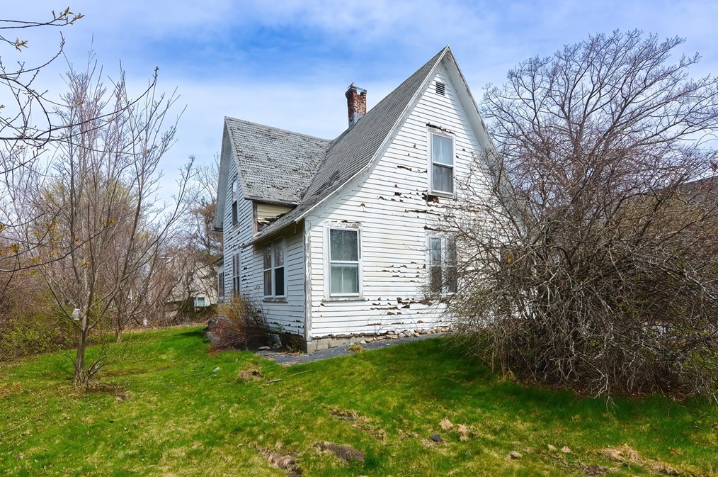 3 Wildey Ave, Worcester, MA 01606