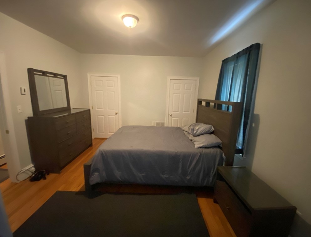 32 Harvard St, Waltham, MA 02453-4238