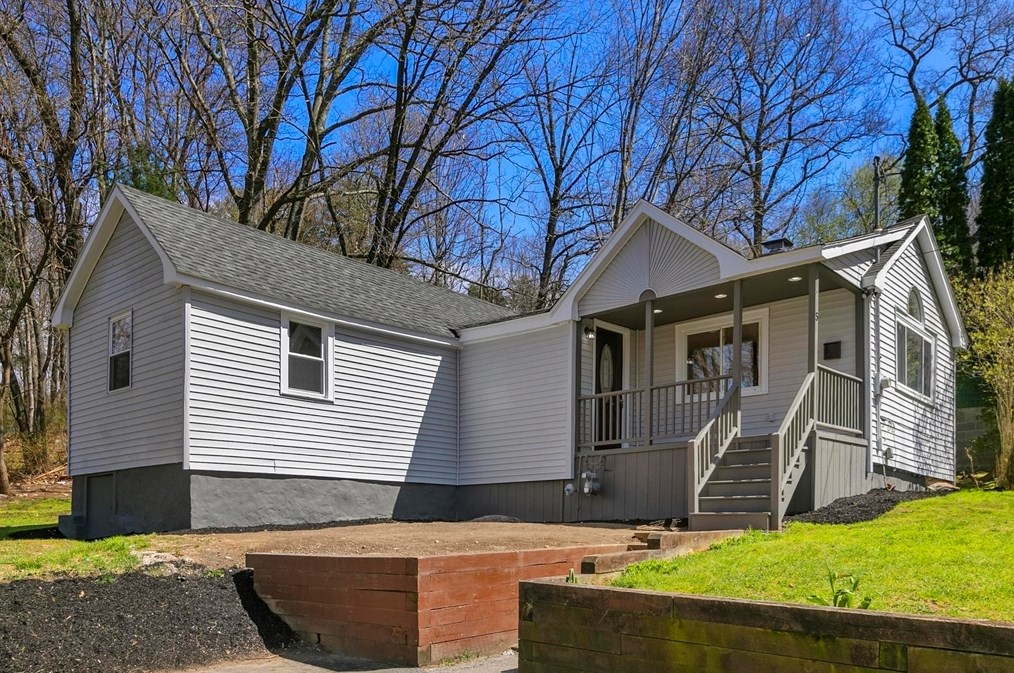 5 Merrimac Ave, Merrimac, MA 01860-1621