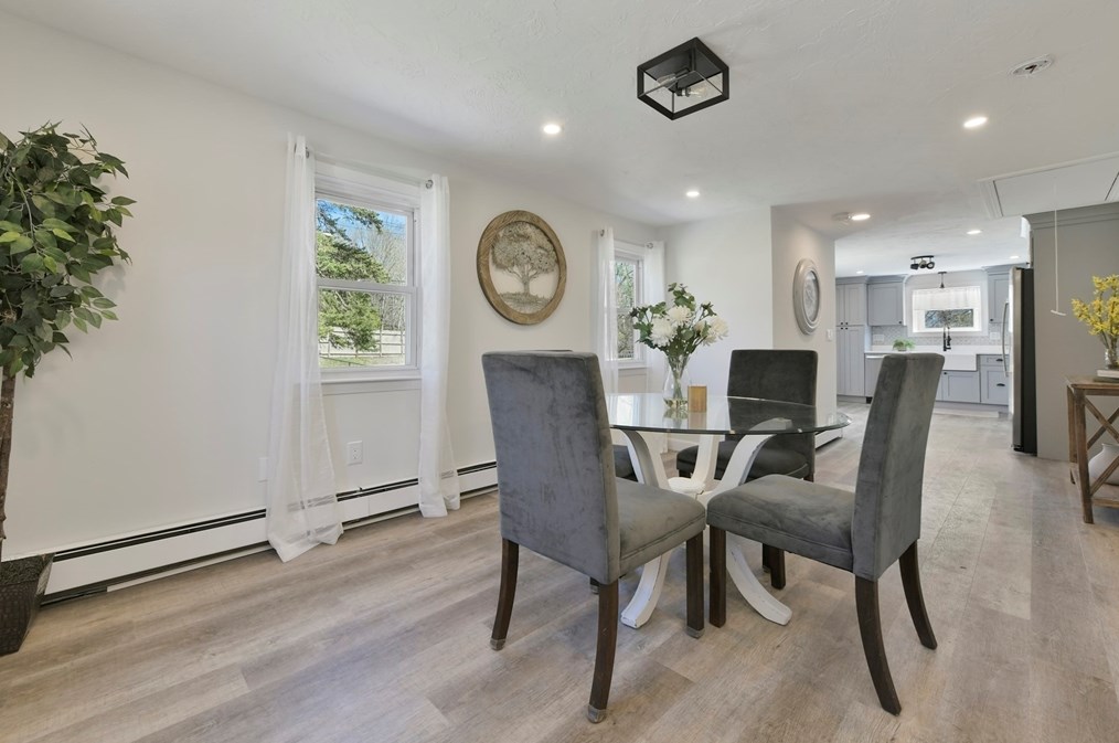8 Laudervale Rd, Weymouth, MA 02191 exterior