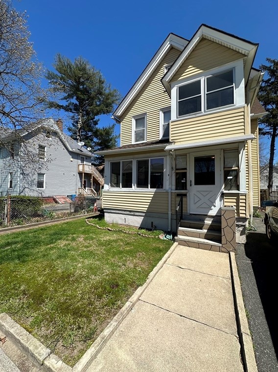 9 Prince St, Springfield, MA 01109