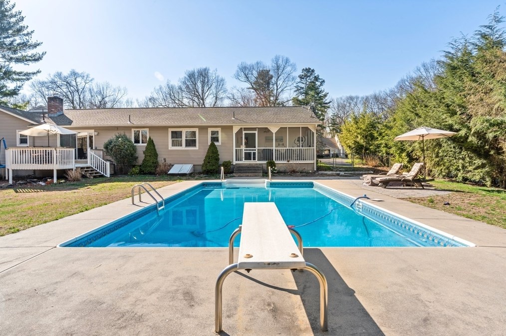 141 Green Hill Rd, Springfield, MA 01106