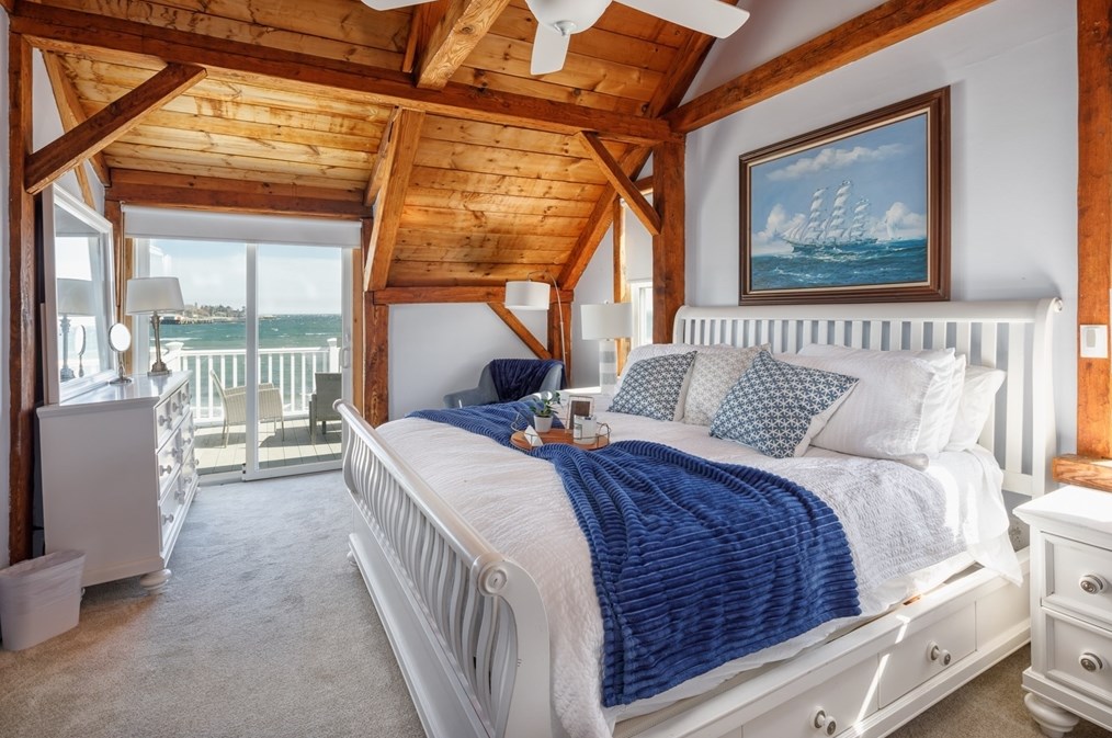 71 Willow Rd, Nahant MA 01908-1306 exterior