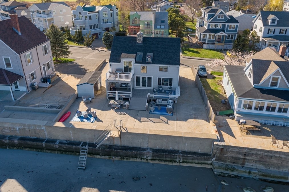 71 Willow Rd, Nahant, MA 01908 exterior