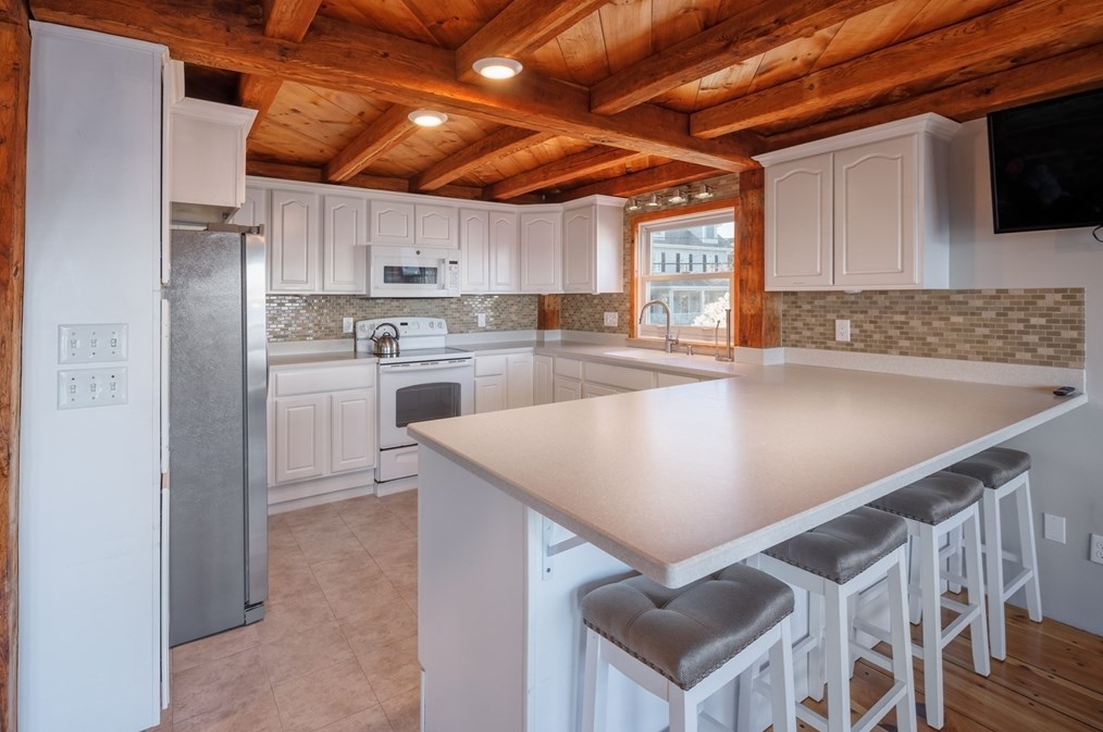 71 Willow Rd, Nahant MA 01908-1306 exterior