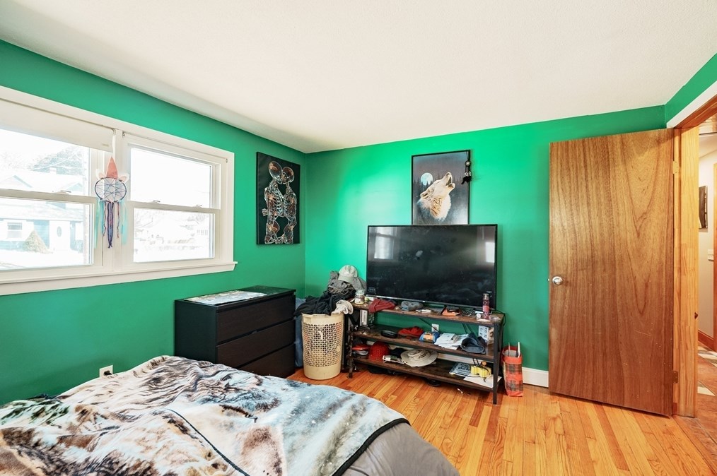 81 Richview Ave, South Hadley MA 01075-2026 exterior