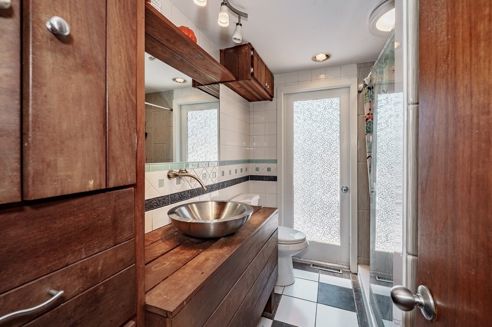 81 Richview Ave, South Hadley MA 01075-2026 exterior