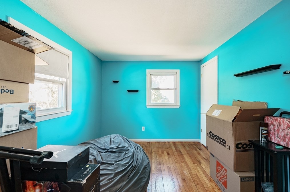 81 Richview Ave, South Hadley MA 01075-2026 exterior