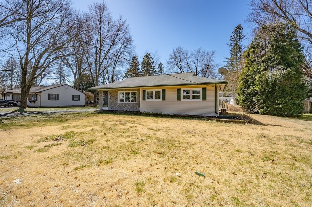 81 Richview Ave, South Hadley MA 01075-2026 exterior