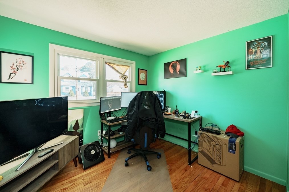 81 Richview Ave, South Hadley MA 01075-2026 exterior