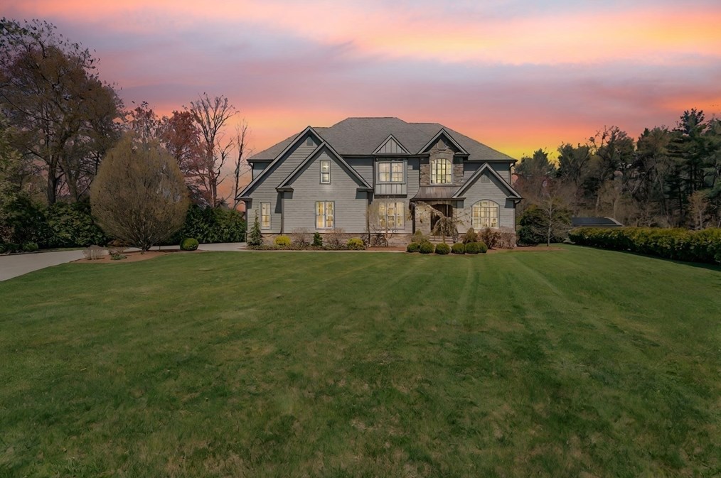 43 Stevenson Ln, Agawam, MA 01001