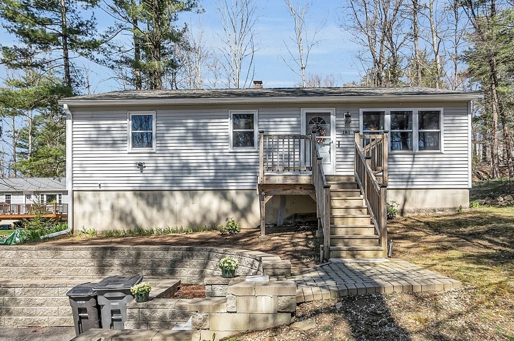 181 Dyer St, Gardner, MA 01440-3209