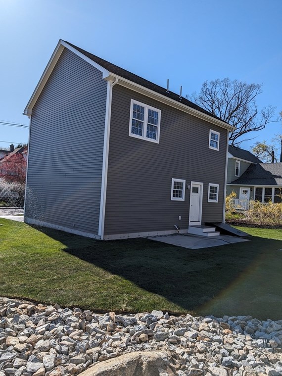 53 Myrtle Ave, Webster MA  01570-2840 exterior