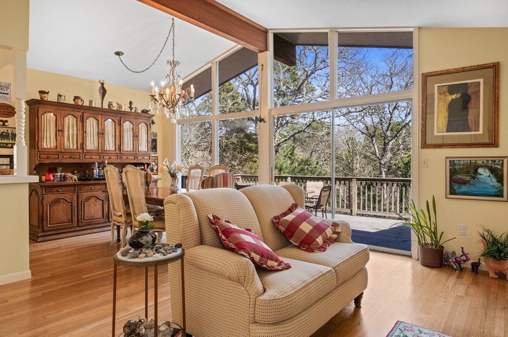 222 Chippingstone Rd, Chatham MA 02633-1201 exterior